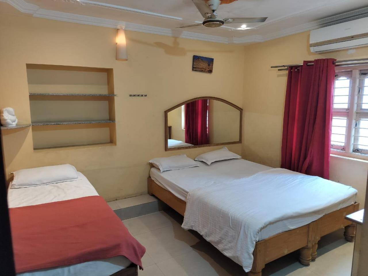 Gopi Guest House Hampi Extérieur photo