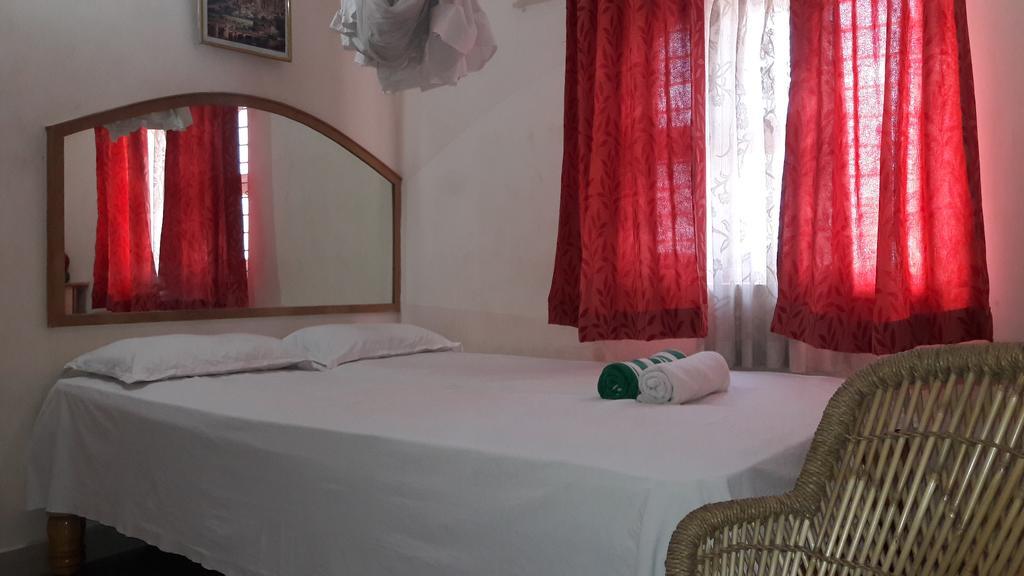 Gopi Guest House Hampi Extérieur photo